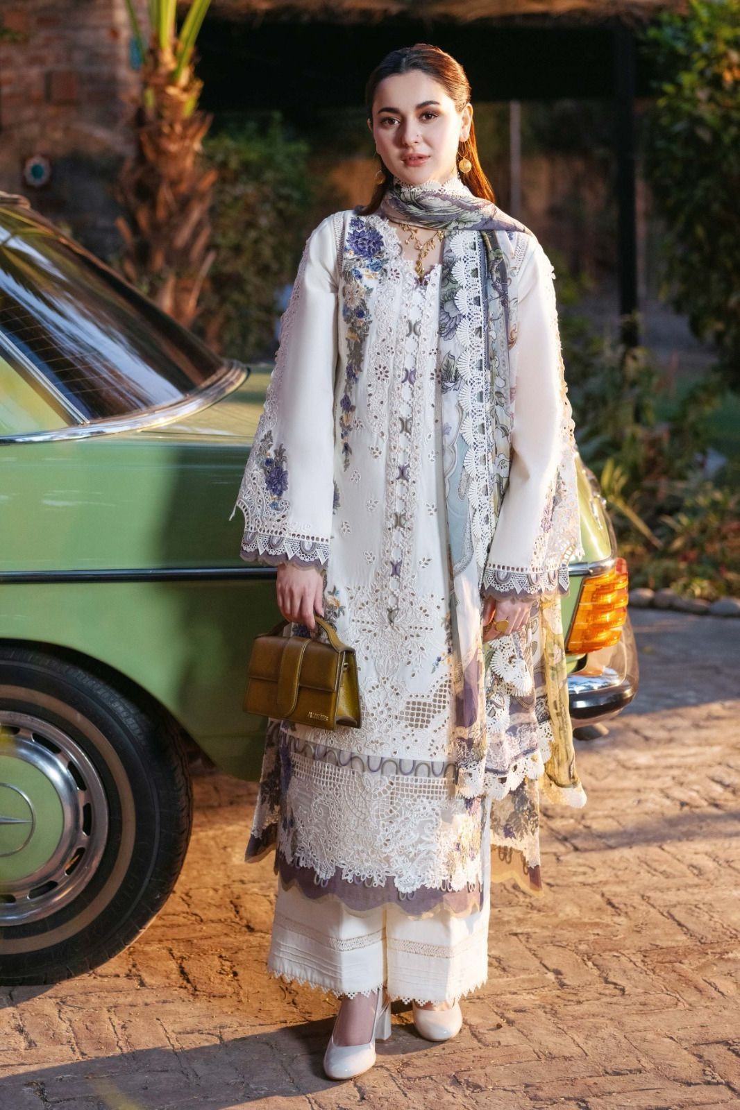 Bareeze Embroidered Lawn 3-Piece Suit - BL-055, view 1