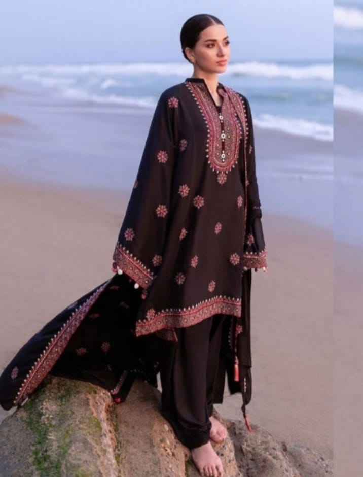 Bareeze Embroidered Lawn 3-Piece Suit - BL-057, view 1