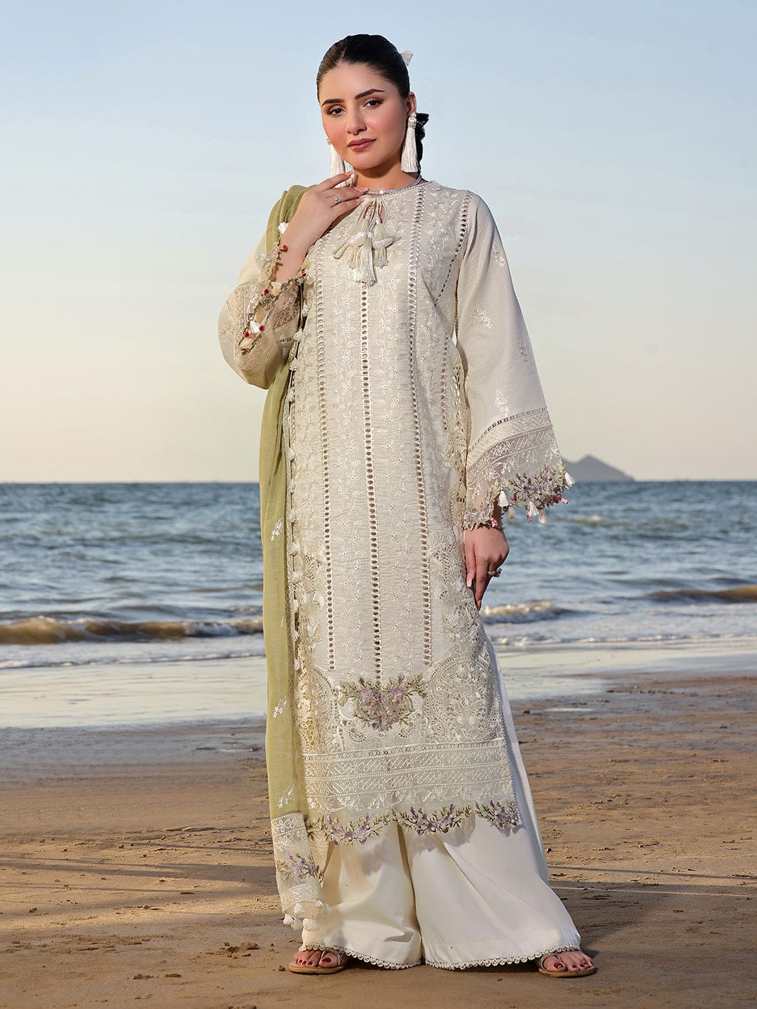 Bareeze Embroidered Lawn 3-Piece Suit - BL-026, view 1
